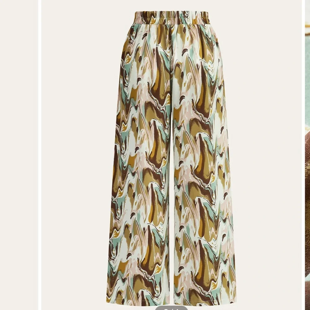 Abstract Patterned Two-Piece Set - Picture 7 of 10